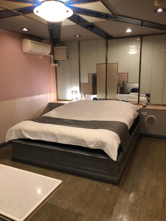 Hotel Chapel Story Sakaihigashi (Adults Only) Sakai  Extérieur photo
