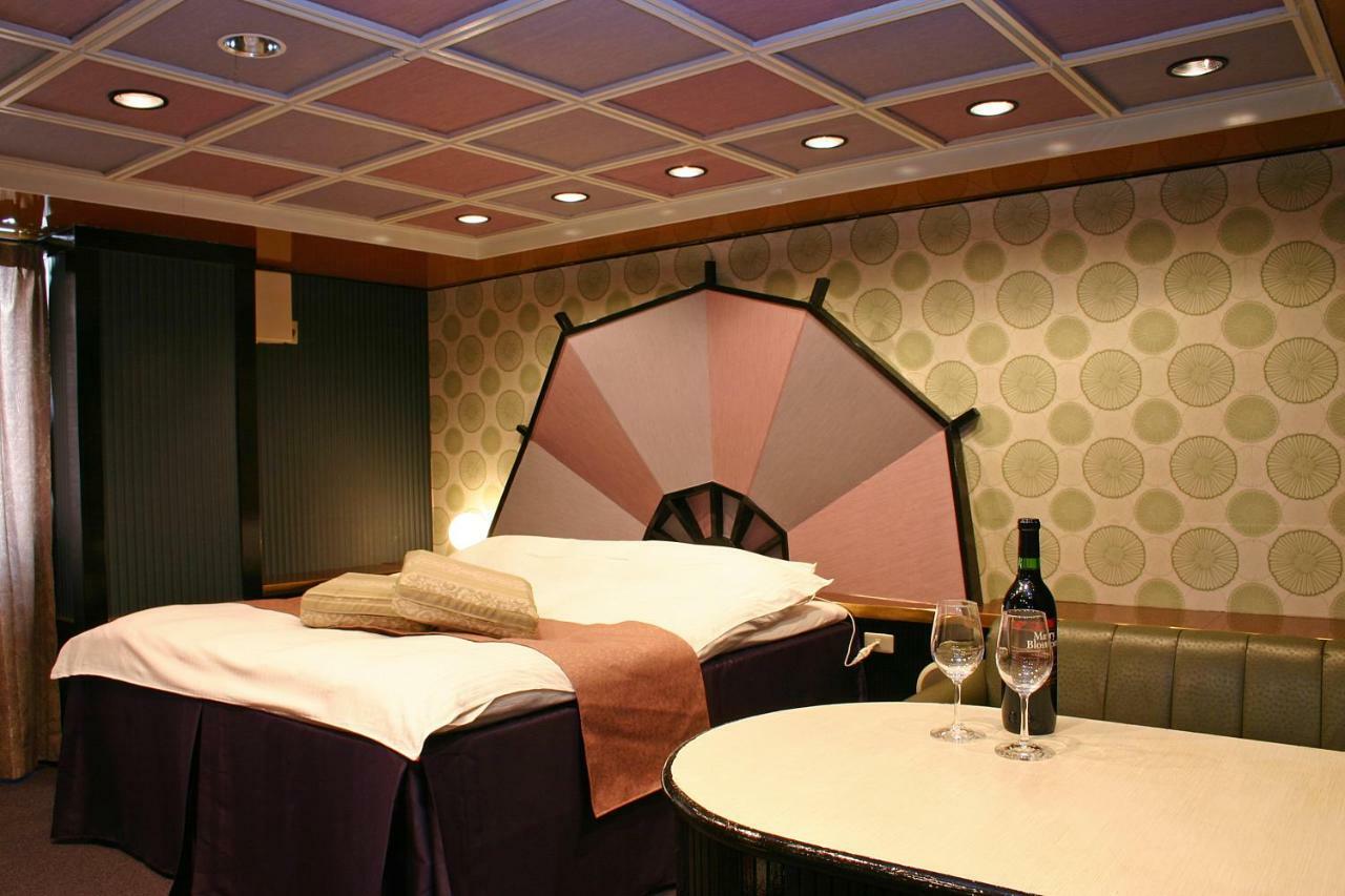 Hotel Chapel Story Sakaihigashi (Adults Only) Sakai  Extérieur photo